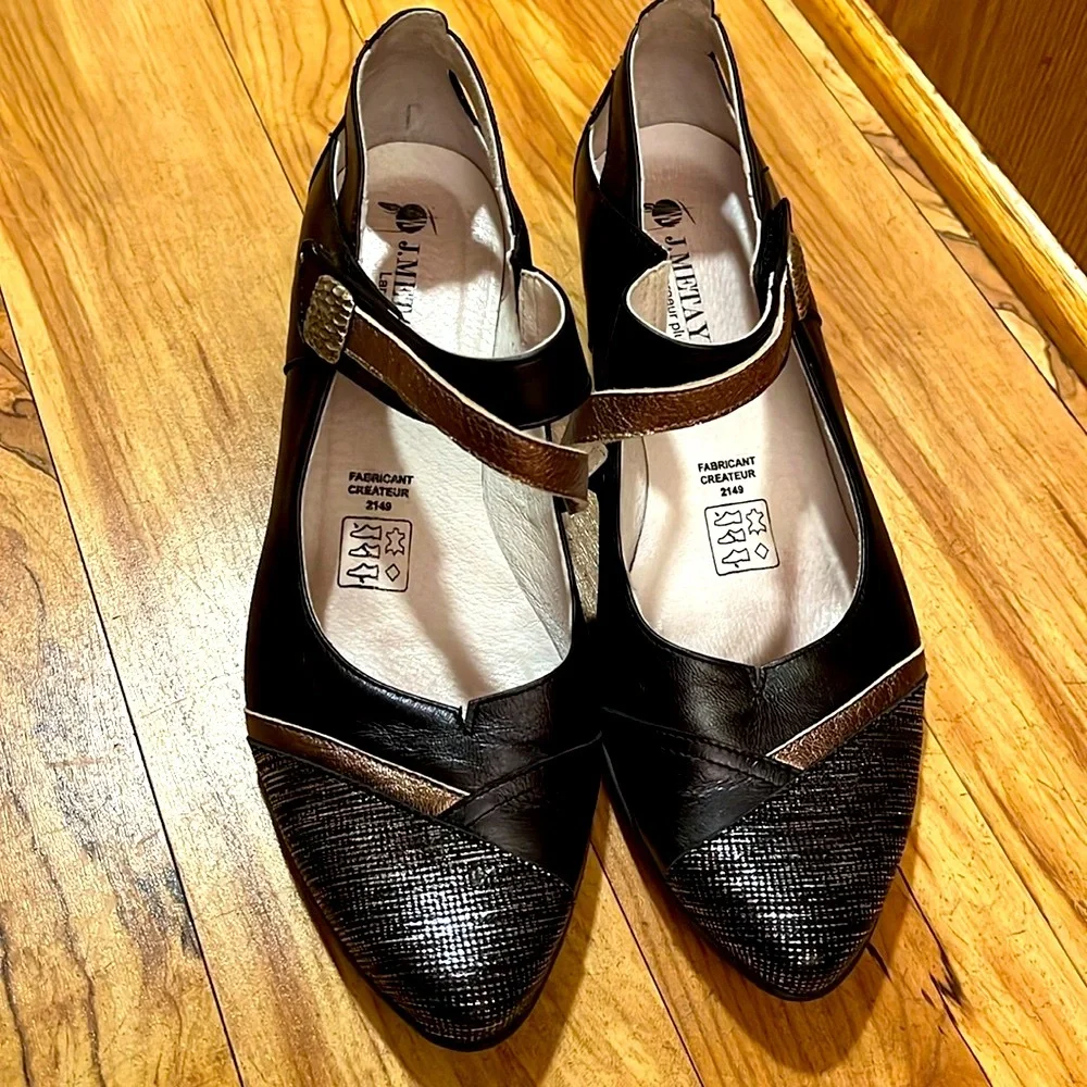 J. Metayer Mary Jane Wedge strap Leather EU Sz 39 Wide 8-1/2 black silver gold